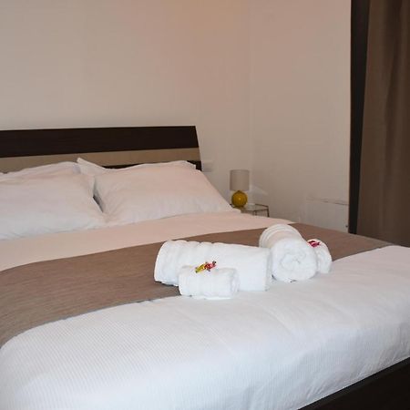 R & A Minerva Suites Pavia Exterior foto