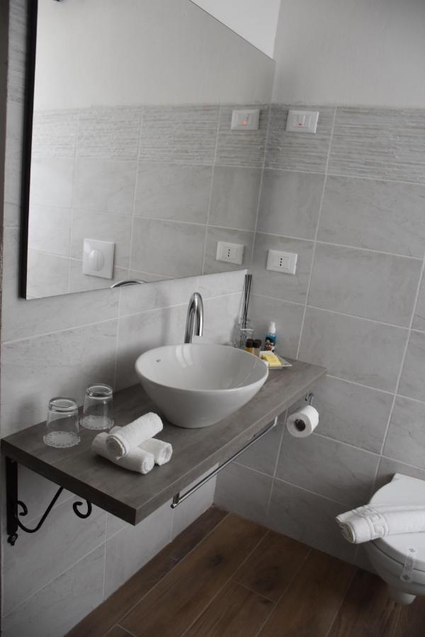 R & A Minerva Suites Pavia Exterior foto