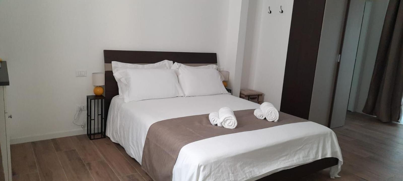 R & A Minerva Suites Pavia Exterior foto